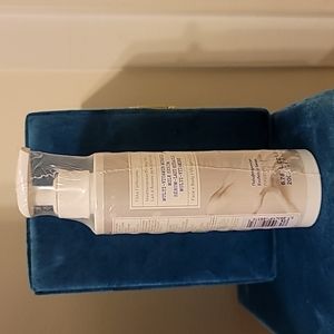 New, in original packaging 📦.  Multi-vitamin Miracle Milk Serum